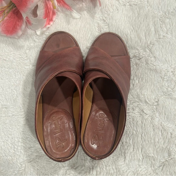 P. Monjo Chic Brown Leather Women's Slides Heels - Picture 2 of 9